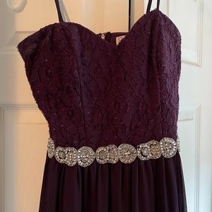 Selling this dress I wore it for a wedding as a bridesmaid